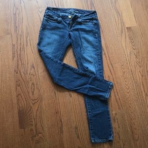 LIKE NEW AE stretchy skinny jeans